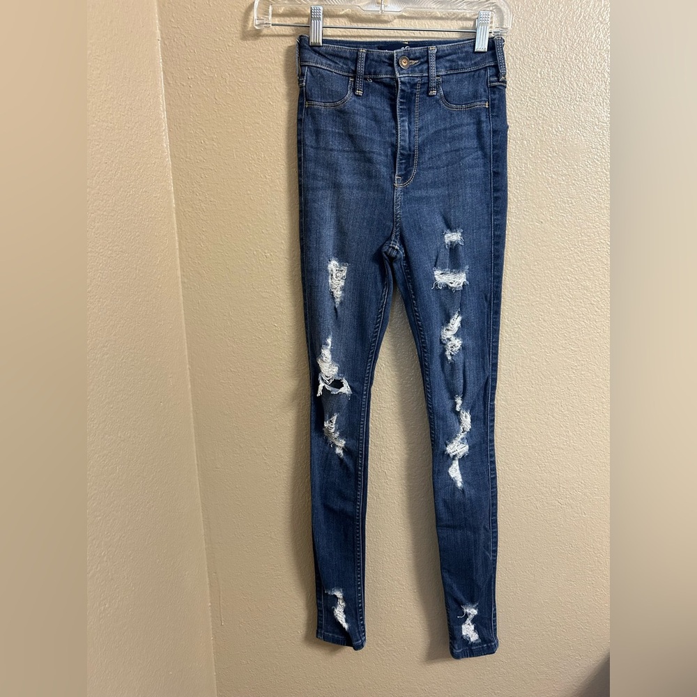 Hollister women ultra high rise jean leggings Distressed size 0R W24